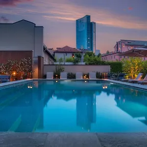 **** Hotel Crowne Plaza By Ihg Włochy